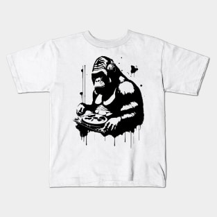 dj gorilla playing the music Kids T-Shirt
